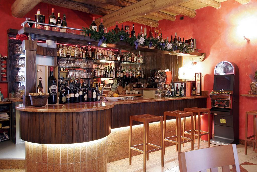 Bed&Wine Hotel Negrar Bagian luar foto