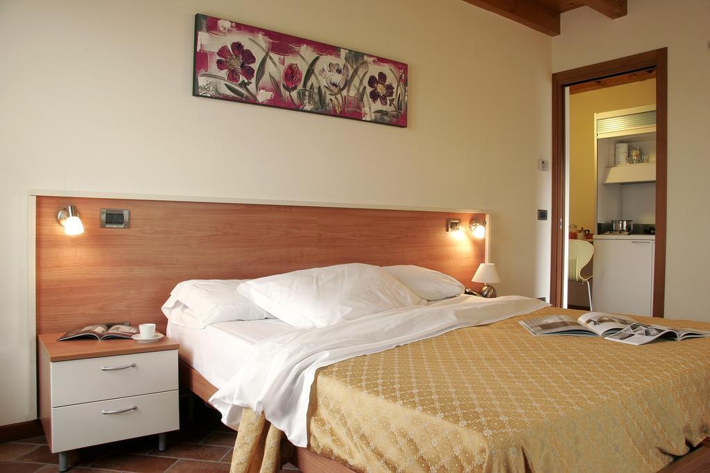 Bed&Wine Hotel Negrar Bagian luar foto