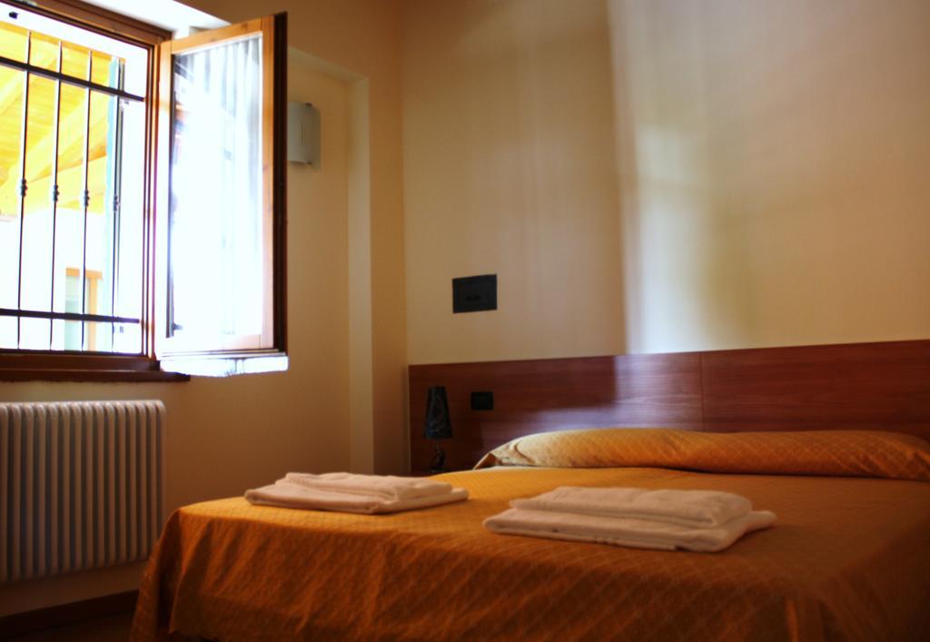 Bed&Wine Hotel Negrar Ruang foto