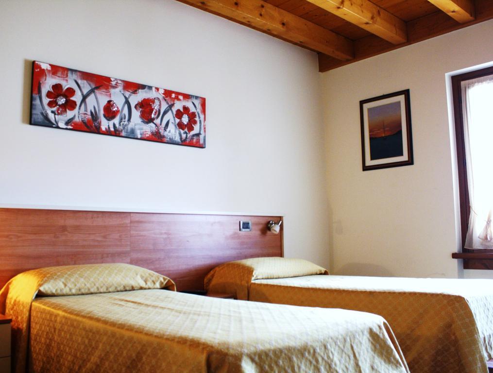 Bed&Wine Hotel Negrar Ruang foto